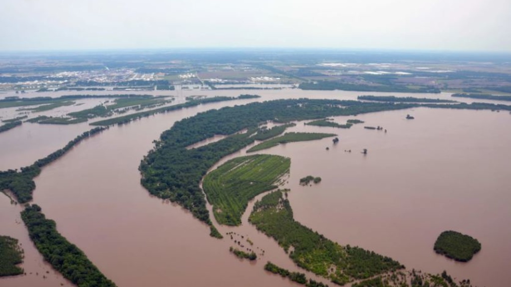 Aerial photo of flooding at the confluence of the Missouri and Mississippi rivers